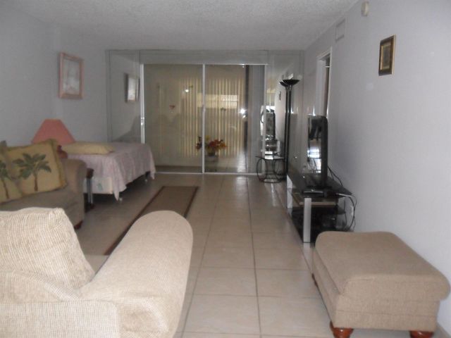 681 S Hollybrook Drive 105, Pembroke Pines, FL 33025