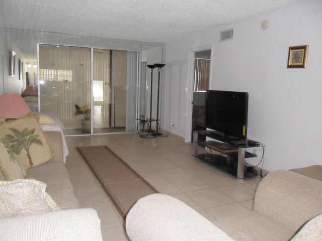 681 S Hollybrook Drive 105, Pembroke Pines, FL 33025