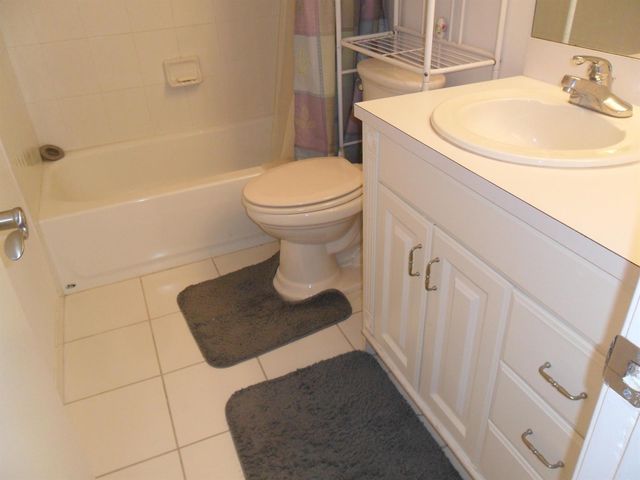 681 S Hollybrook Drive 105, Pembroke Pines, FL 33025