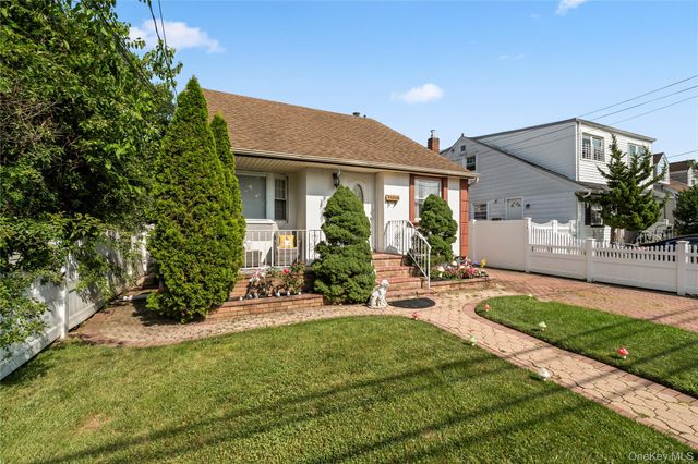 461 Greengrove Avenue, Uniondale, NY 11553