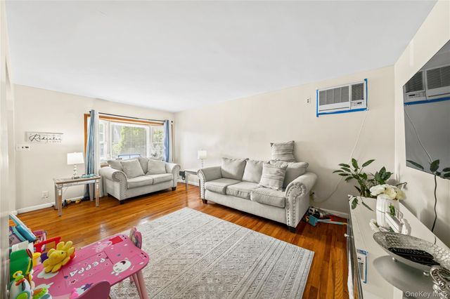 461 Greengrove Avenue, Uniondale, NY 11553