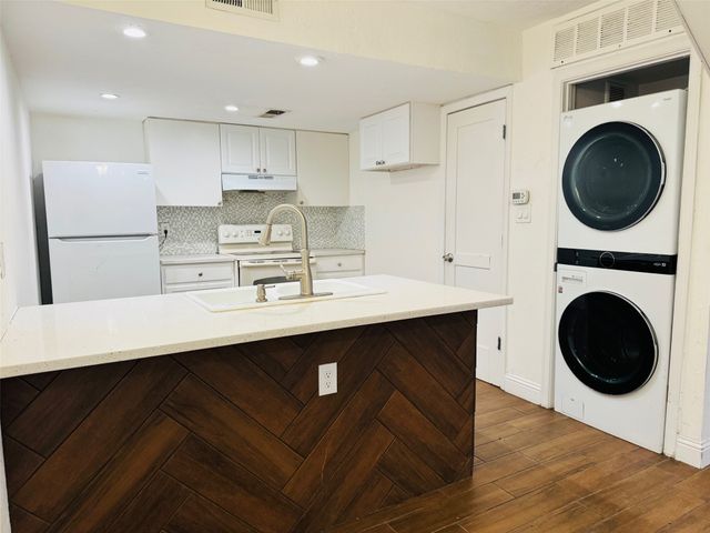 3045 Park Lane 1016, Dallas, TX 75220