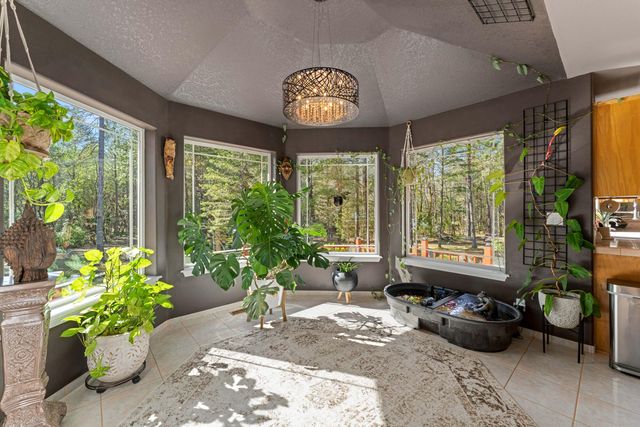 313 Eagle Ridge Drive, Grants Pass, OR 97526