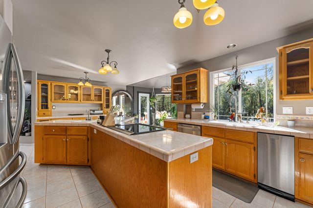 313 Eagle Ridge Drive, Grants Pass, OR 97526