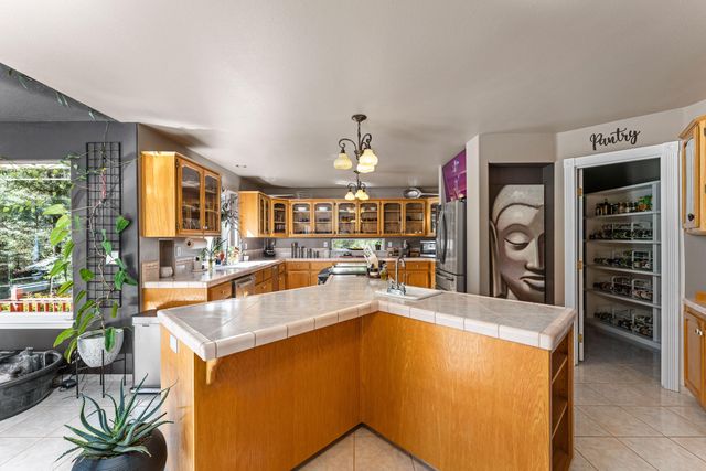 313 Eagle Ridge Drive, Grants Pass, OR 97526