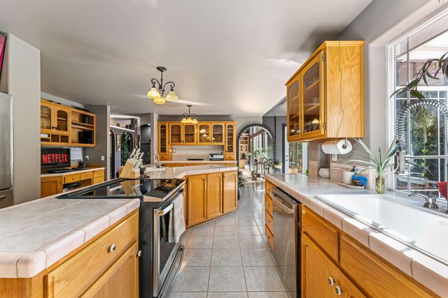 313 Eagle Ridge Drive, Grants Pass, OR 97526