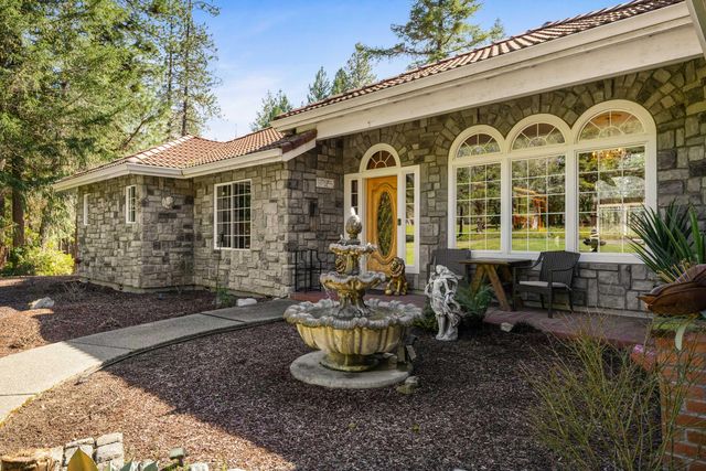 313 Eagle Ridge Drive, Grants Pass, OR 97526