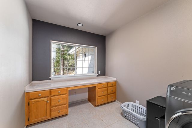 313 Eagle Ridge Drive, Grants Pass, OR 97526