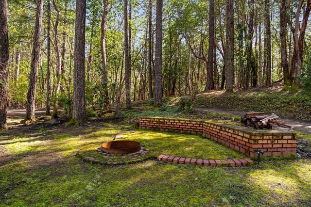 313 Eagle Ridge Drive, Grants Pass, OR 97526