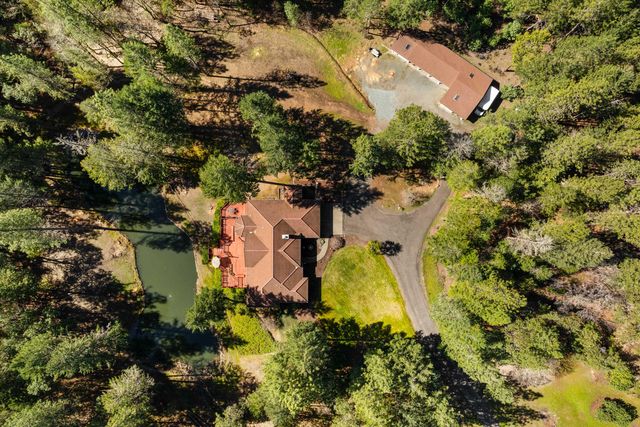 313 Eagle Ridge Drive, Grants Pass, OR 97526