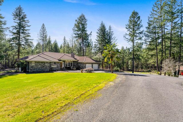 313 Eagle Ridge Drive, Grants Pass, OR 97526
