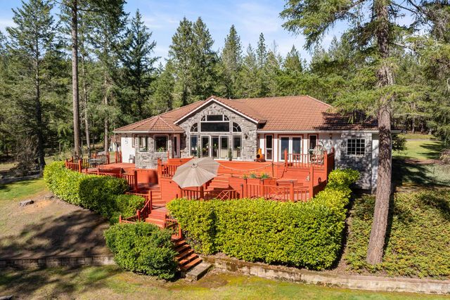 313 Eagle Ridge Drive, Grants Pass, OR 97526