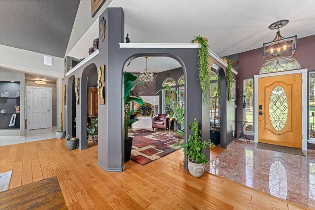 313 Eagle Ridge Drive, Grants Pass, OR 97526