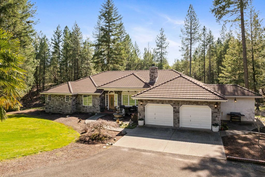 313 Eagle Ridge Drive, Grants Pass, OR 97526