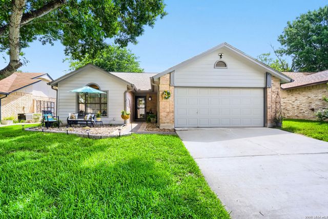 3808 OVERLOOK DR, Schertz, TX 78108