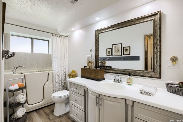 3808 OVERLOOK DR, Schertz, TX 78108