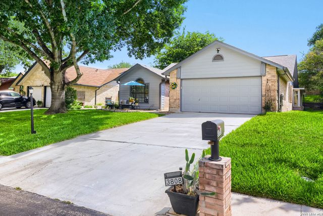 3808 OVERLOOK DR, Schertz, TX 78108