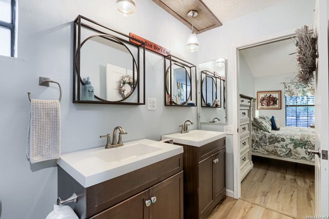 3808 OVERLOOK DR, Schertz, TX 78108