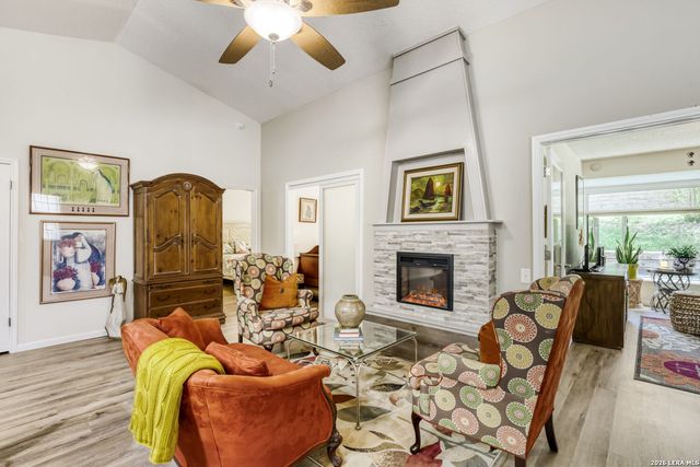 3808 OVERLOOK DR, Schertz, TX 78108