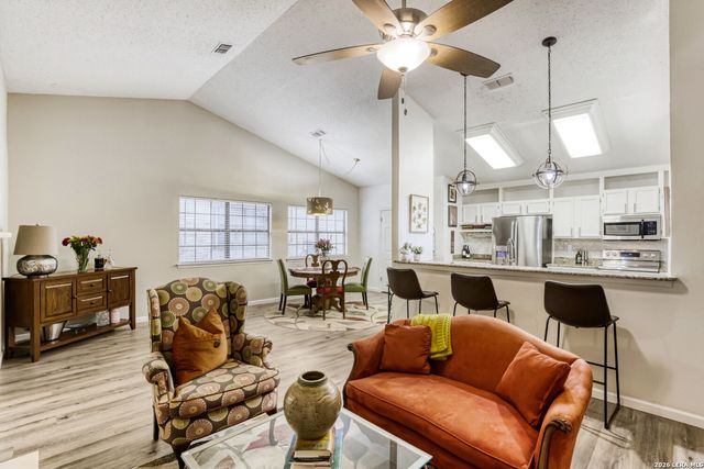 3808 OVERLOOK DR, Schertz, TX 78108