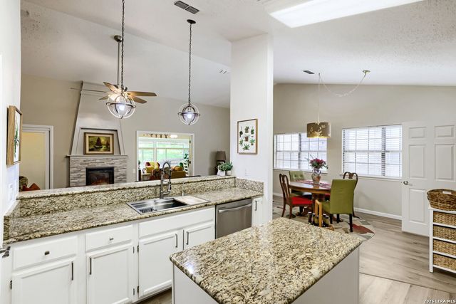 3808 OVERLOOK DR, Schertz, TX 78108