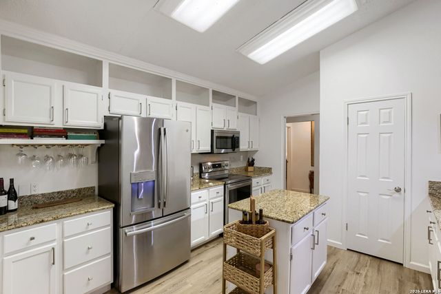 3808 OVERLOOK DR, Schertz, TX 78108