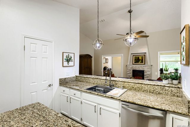 3808 OVERLOOK DR, Schertz, TX 78108
