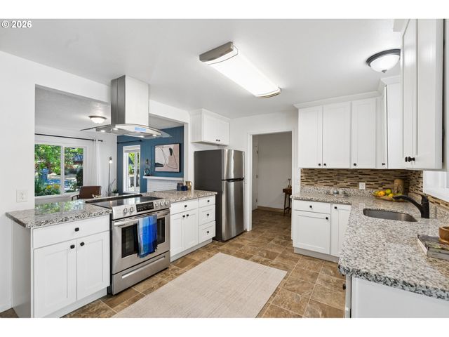 11945 Sw 95TH Ave, Portland, OR 97223
