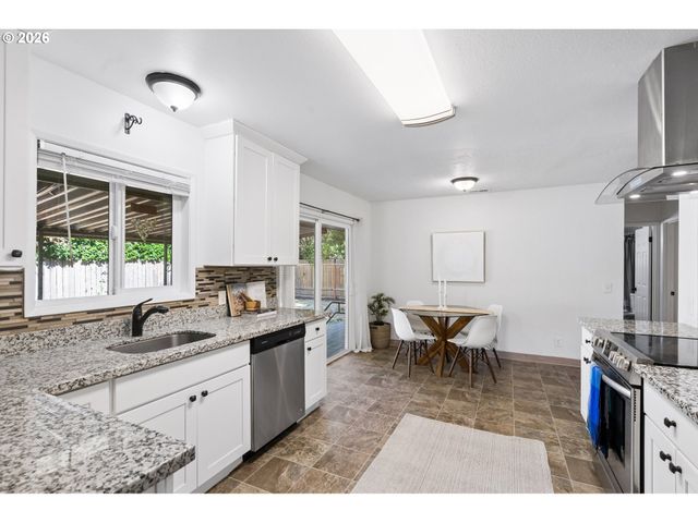 11945 Sw 95TH Ave, Portland, OR 97223