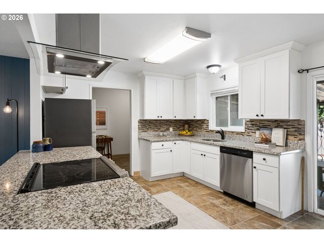 11945 Sw 95TH Ave, Portland, OR 97223