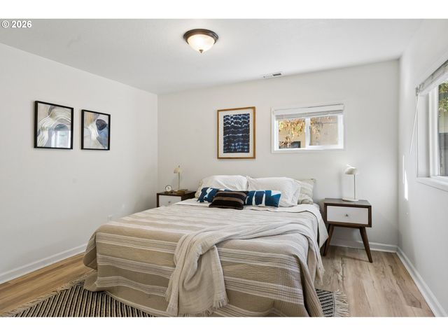 11945 Sw 95TH Ave, Portland, OR 97223