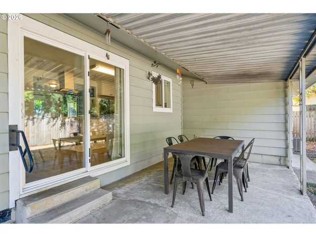 11945 Sw 95TH Ave, Portland, OR 97223