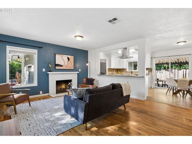 11945 Sw 95TH Ave, Portland, OR 97223