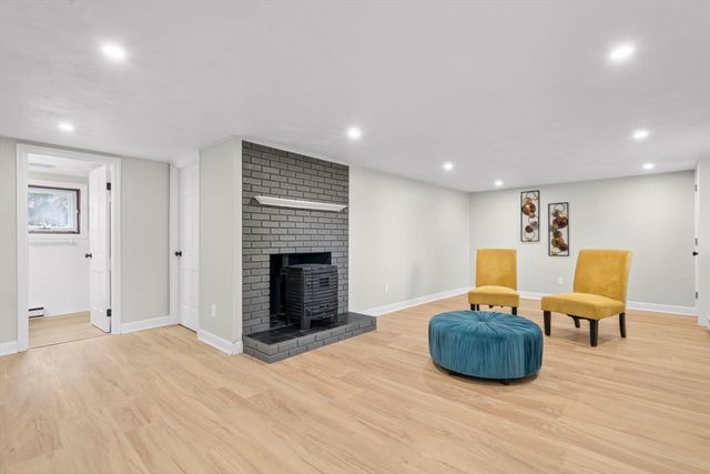 16 Ward Lane, Westborough, MA 01581