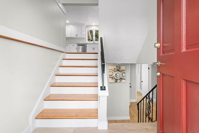 16 Ward Lane, Westborough, MA 01581