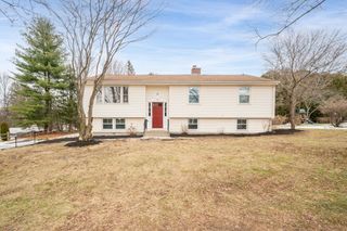 16 Ward Lane, Westborough, MA 01581
