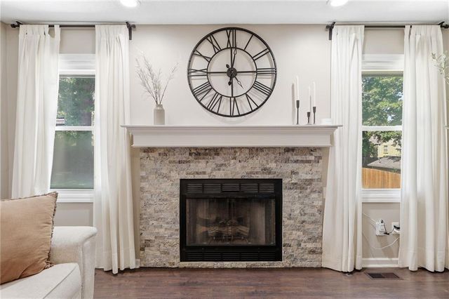 1100 NE Deerbrook Terrace, Lee's Summit, MO 64086