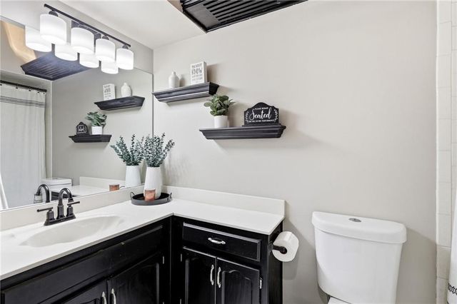 1100 NE Deerbrook Terrace, Lee's Summit, MO 64086