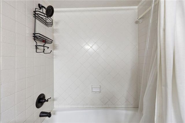 1100 NE Deerbrook Terrace, Lee's Summit, MO 64086