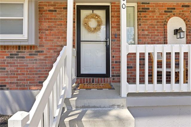 1100 NE Deerbrook Terrace, Lee's Summit, MO 64086