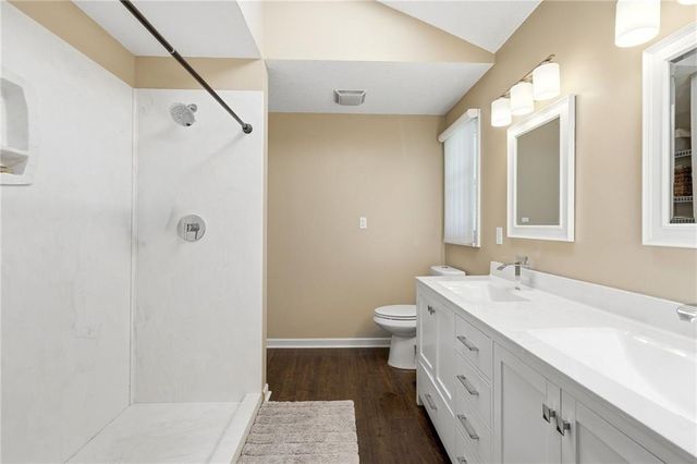 1100 NE Deerbrook Terrace, Lee's Summit, MO 64086
