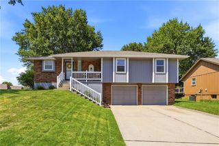 1100 NE Deerbrook Terrace, Lee's Summit, MO 64086