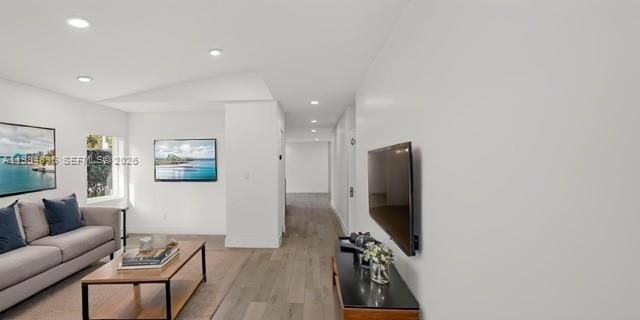 588 Mokena Dr, Miami Springs, FL 33166