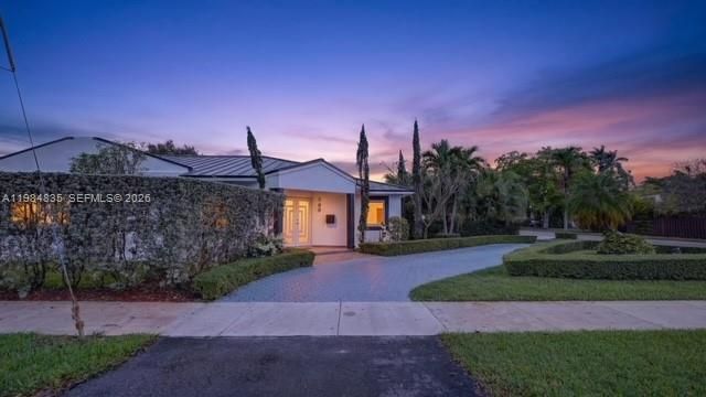 588 Mokena Dr, Miami Springs, FL 33166