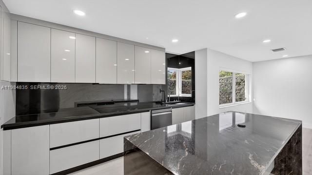 588 Mokena Dr, Miami Springs, FL 33166