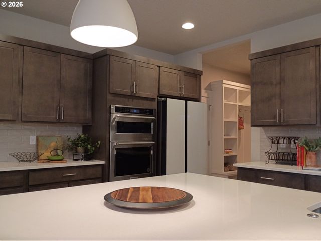 17649 Sw COBB Ln, Beaverton, OR 97007