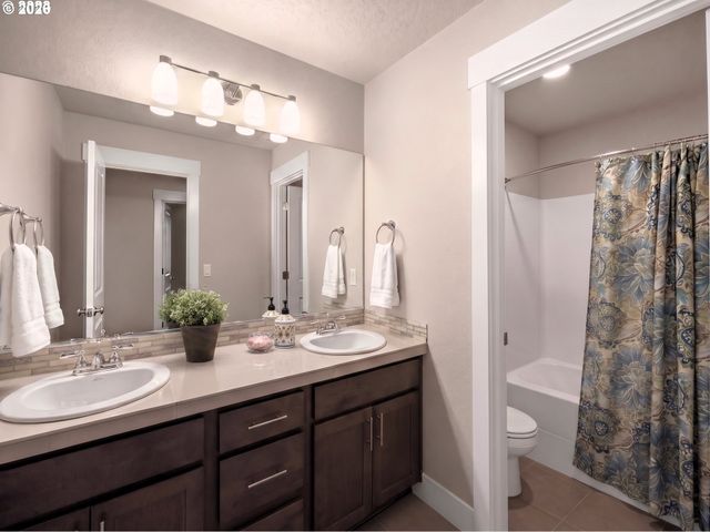 17649 Sw COBB Ln, Beaverton, OR 97007