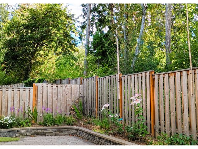 17649 Sw COBB Ln, Beaverton, OR 97007