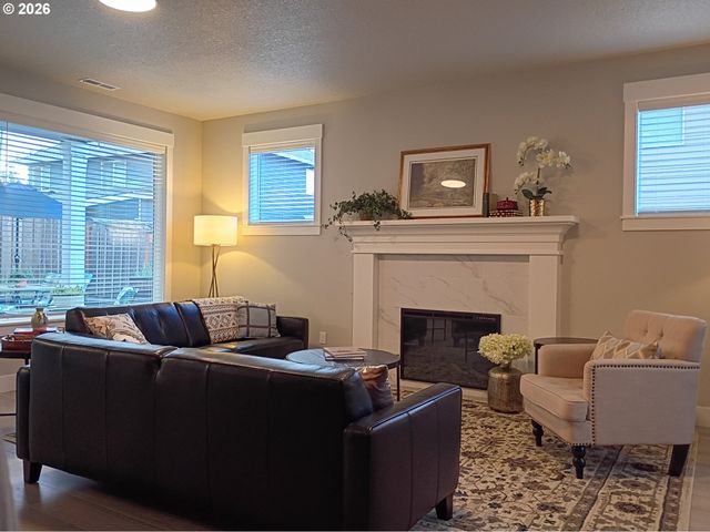 17649 Sw COBB Ln, Beaverton, OR 97007