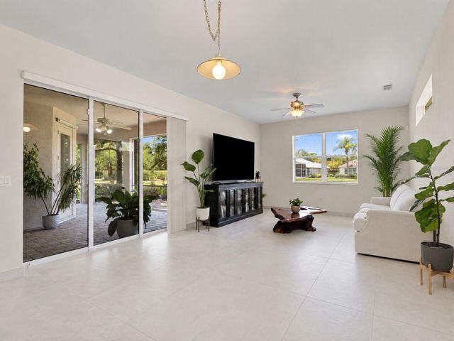 8135 INDIGO RIDGE TERRACE, Bradenton, FL 34201
